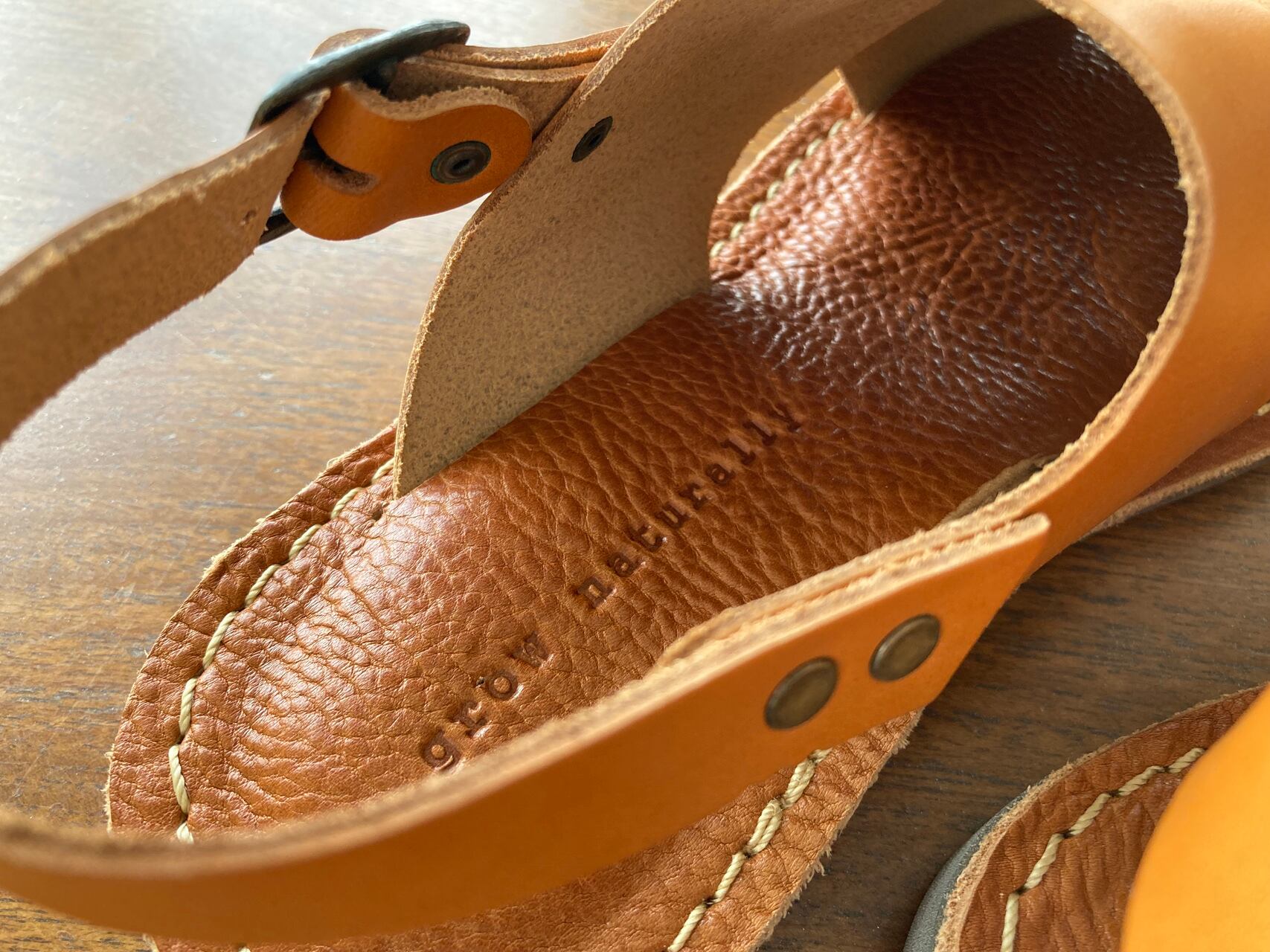 grow naturally / レザーサンダル | hinata