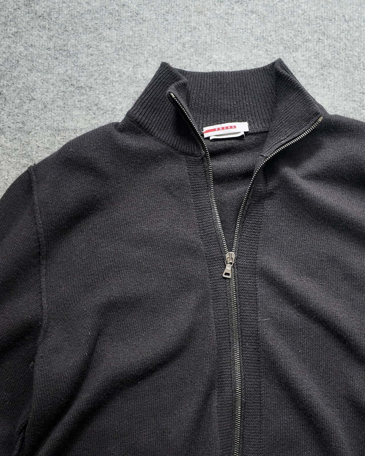 【PRADA】leather elbow patch drivers knit