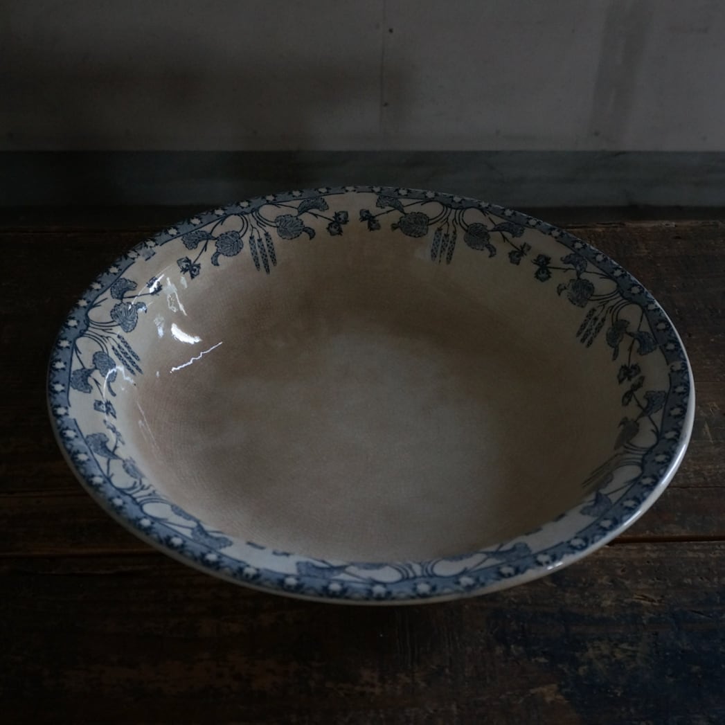 古いフランスの大きな陶器深皿