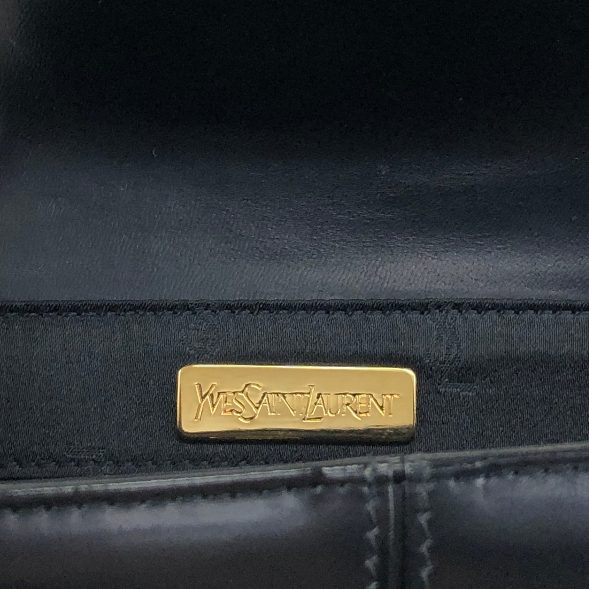 Yves Saint Laurent イヴ・サンローラン ハンドバッグ ブラック