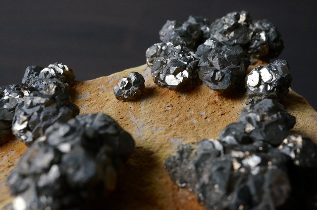 パイライト / リモナイト  Pyrite / Limonite