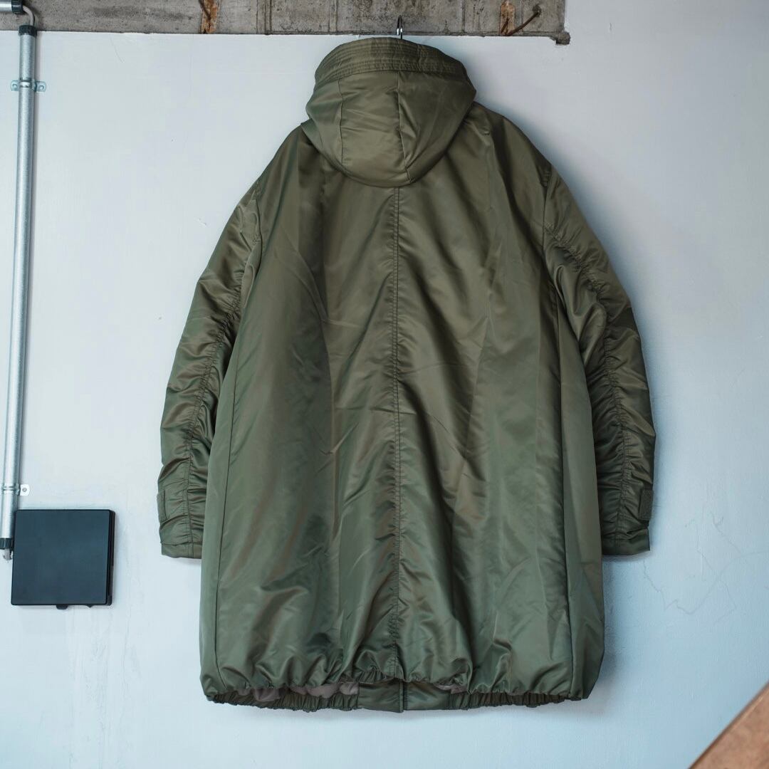 お*ん様 Sand Waterr RESEARCHED PADDED COAT Sand Waterr RESEARCHED PADDED COAT / NYLON SATIN | LIT