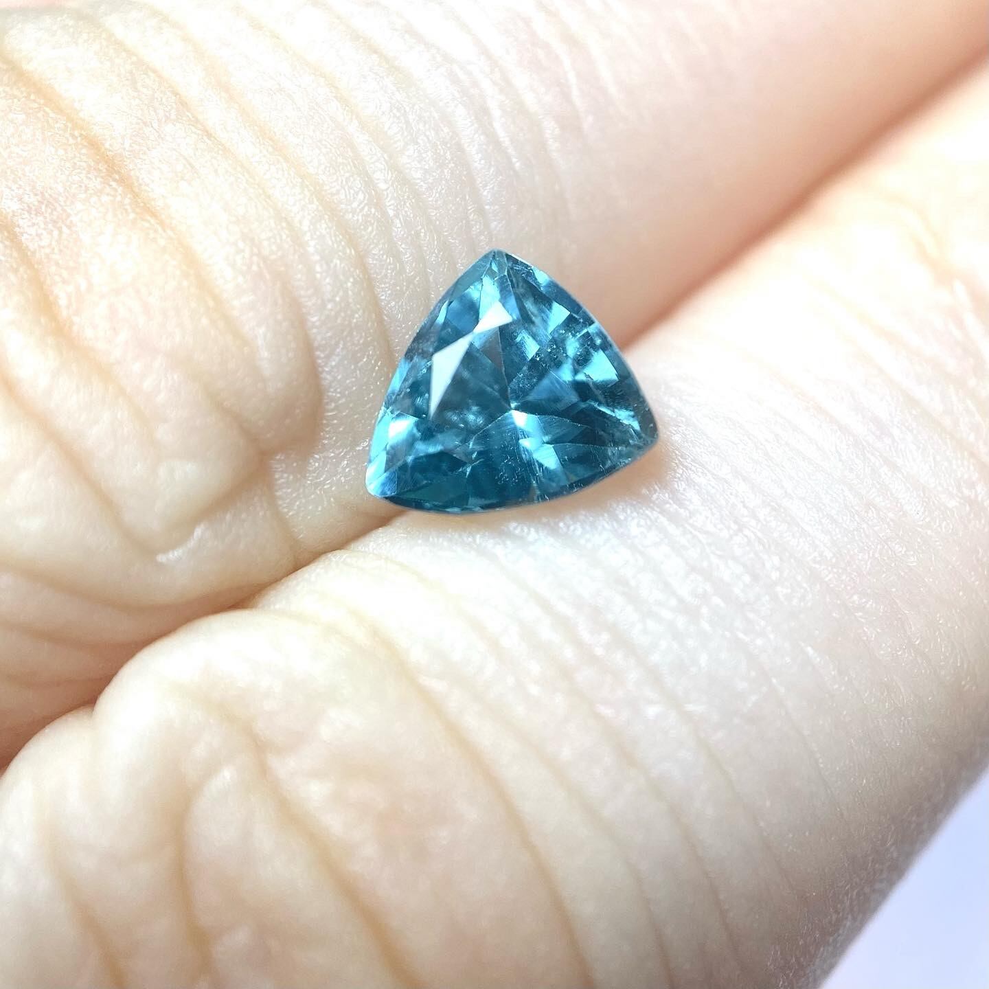 ネオンラグーンなトリリアントトルマリン