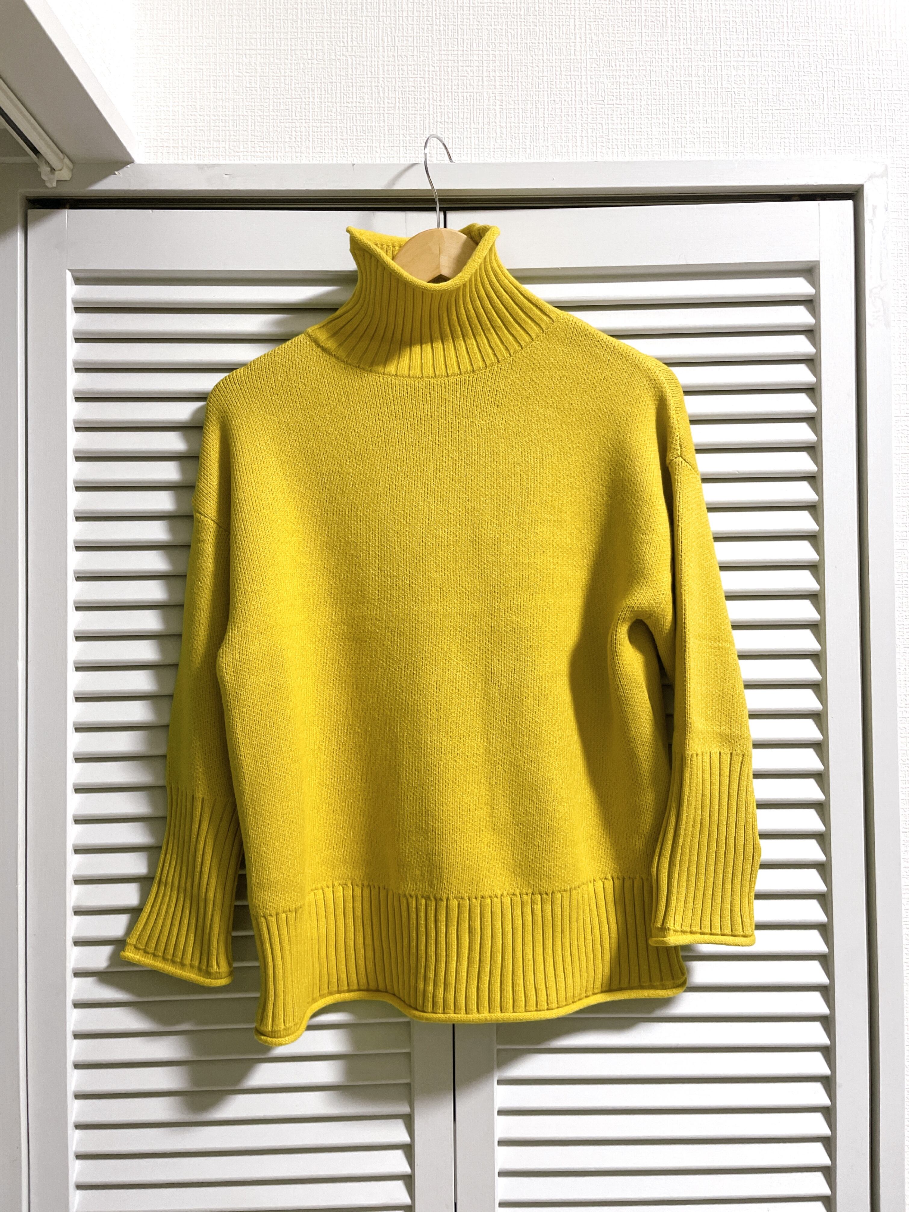 再入荷☆柔らか素材のハイゲージハイネックニット マスタード