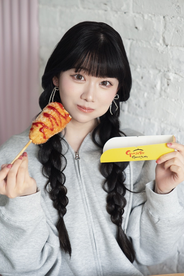 秋山みづき1st写真集「しろとちょこ。」