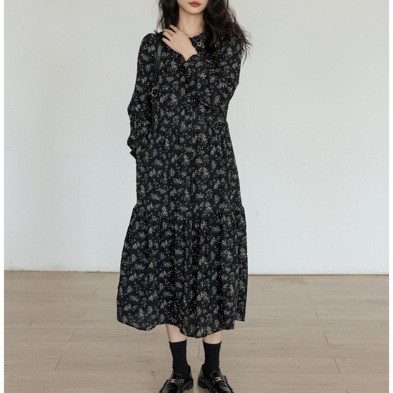 ボタニカル柄 ティアード ミモレ丈 ワンピース W01421