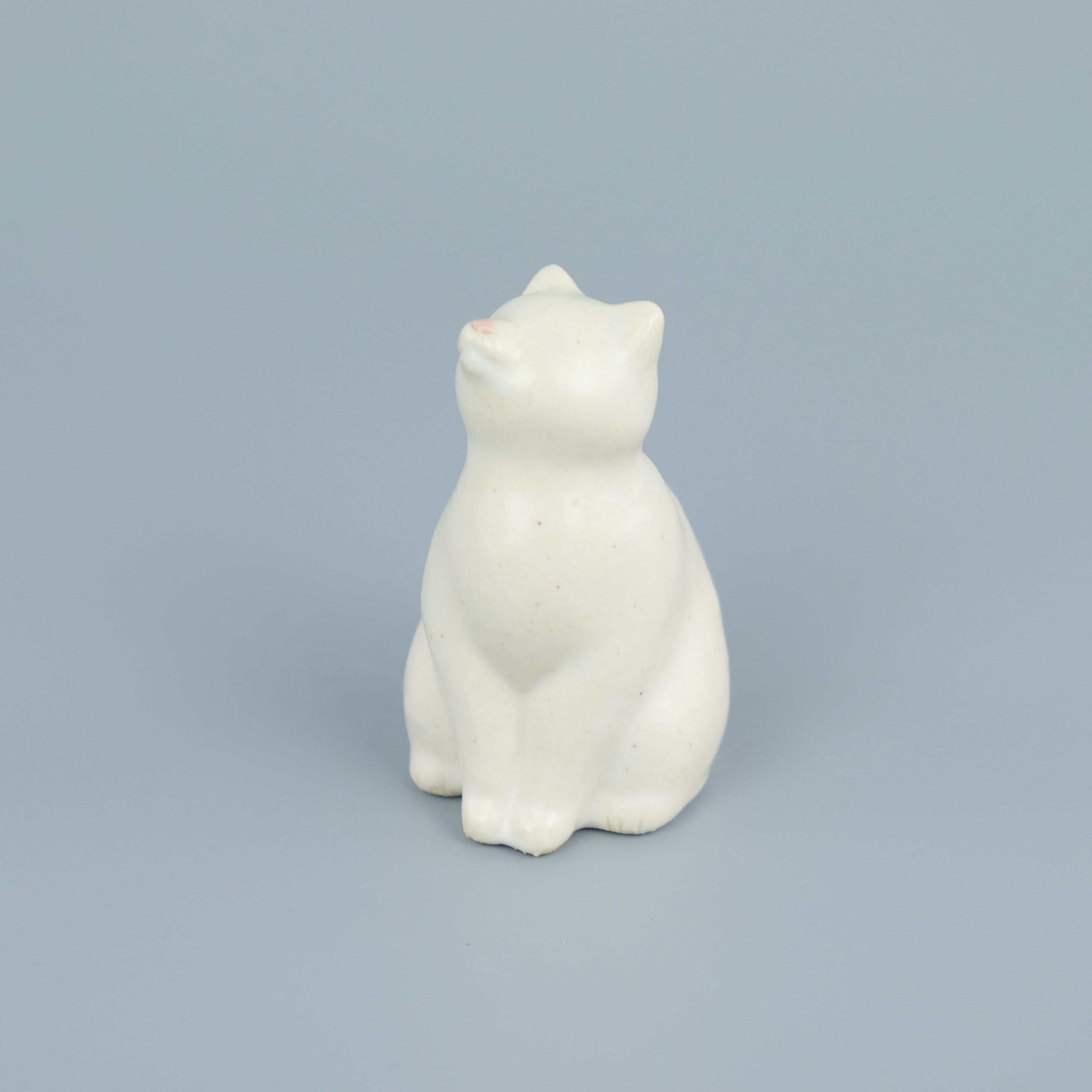 にゃり 座り猫［カイトアヤキ KAITO AYAKI］ | doors yamazoe