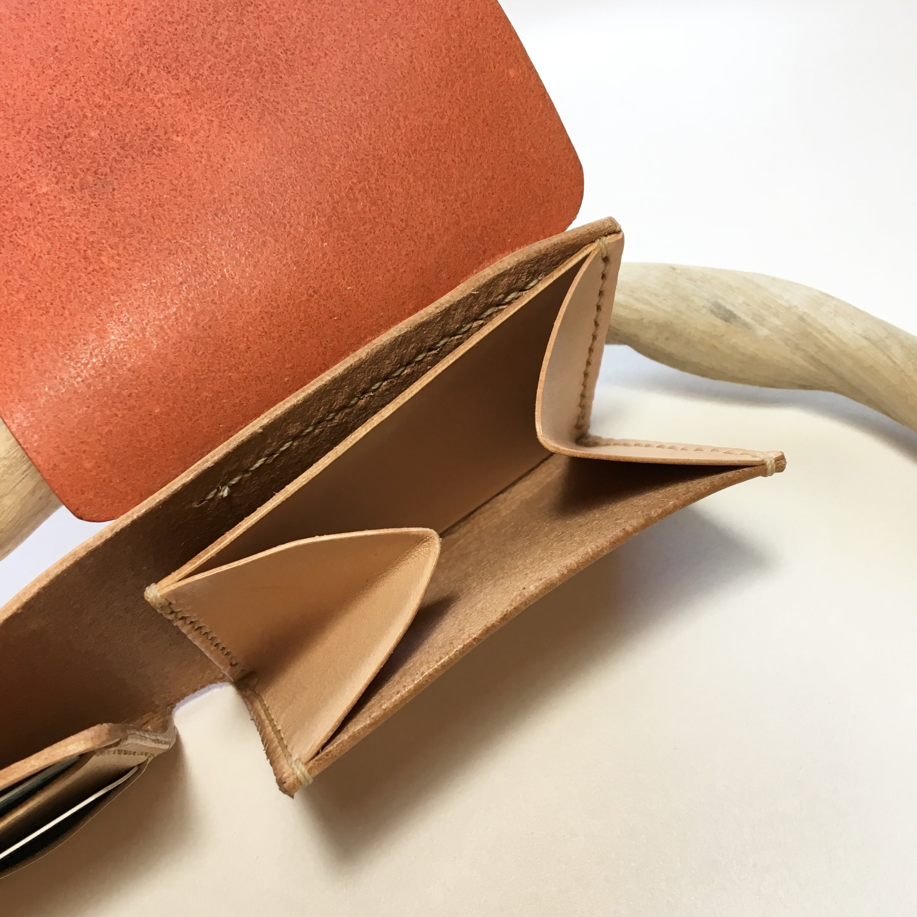 ◇ミニマリスト必見◇軽量 二つ折りレザーウォレット ヌメ革