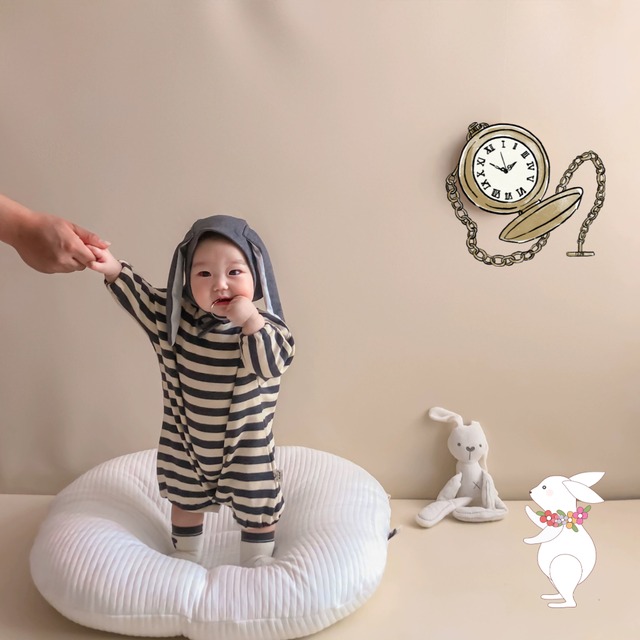 ボーダーうさぎロンパース