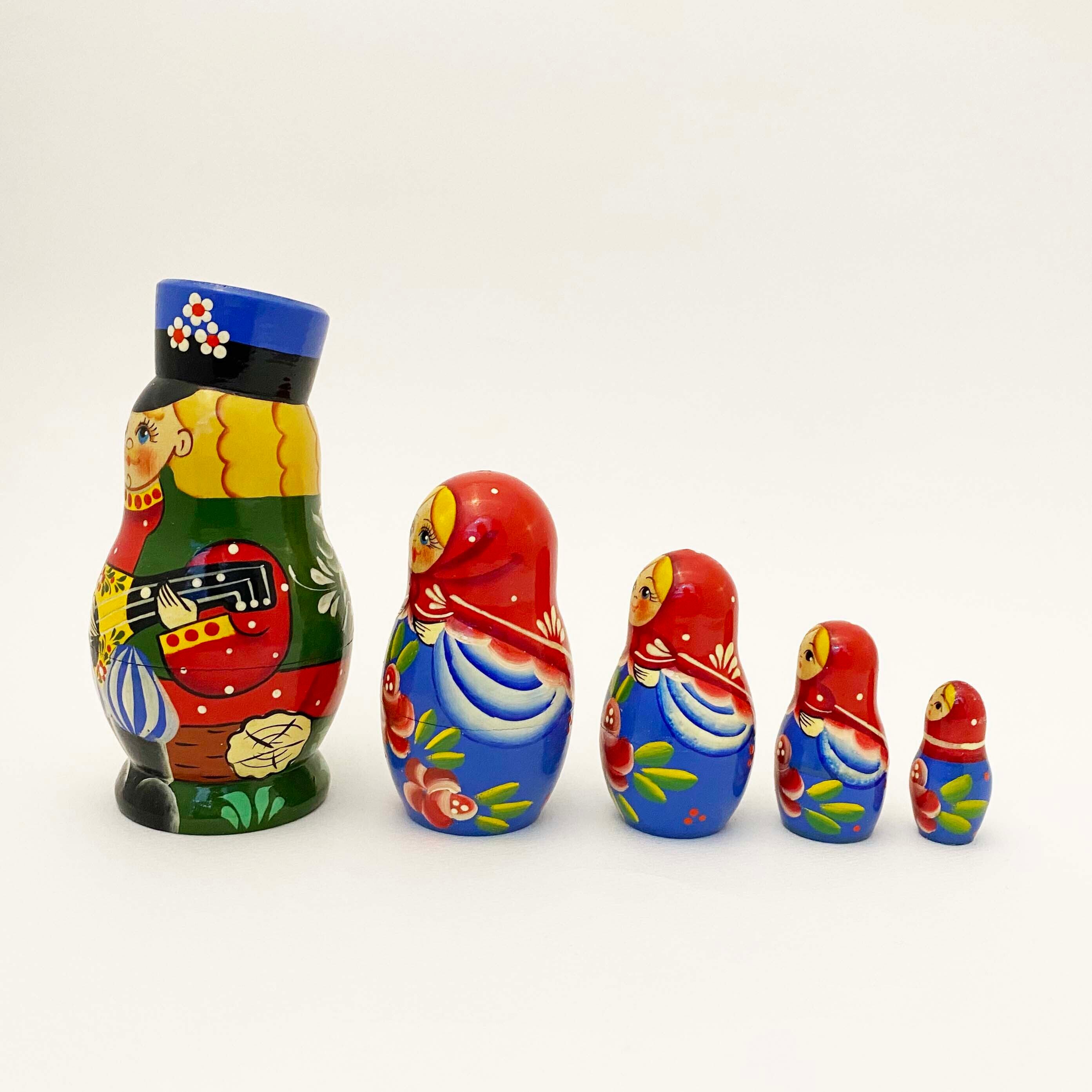 キーロフ産マトリョーシカ / バラライカ5個組