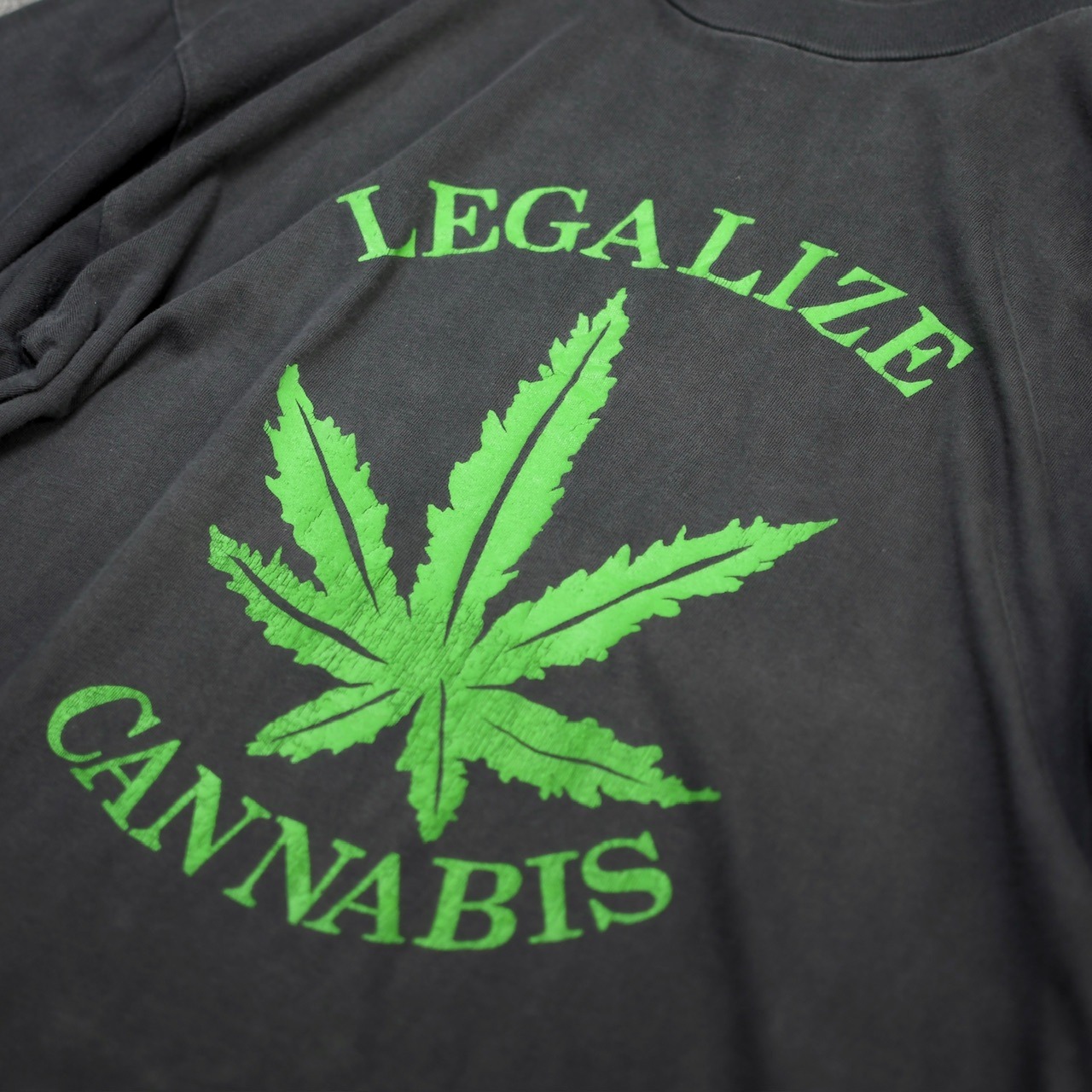 90's cannabis fade print tee