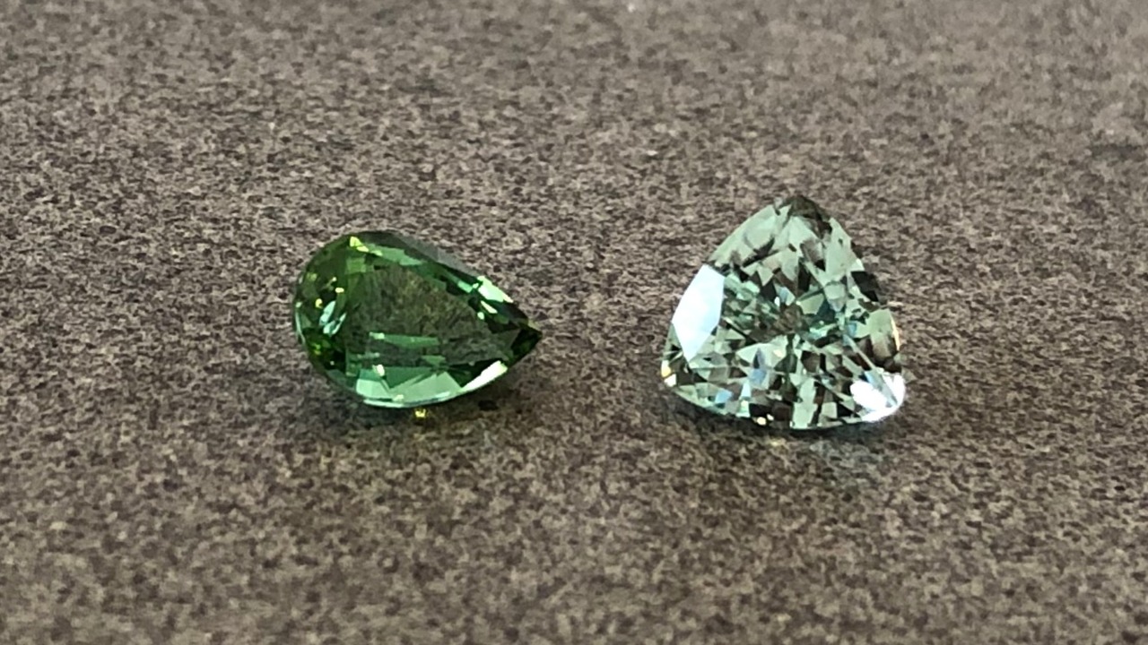 ブルーグリーントルマリン 7.3x5.0x4.0mm, 0.85ct