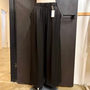 新品 サテンパンツ