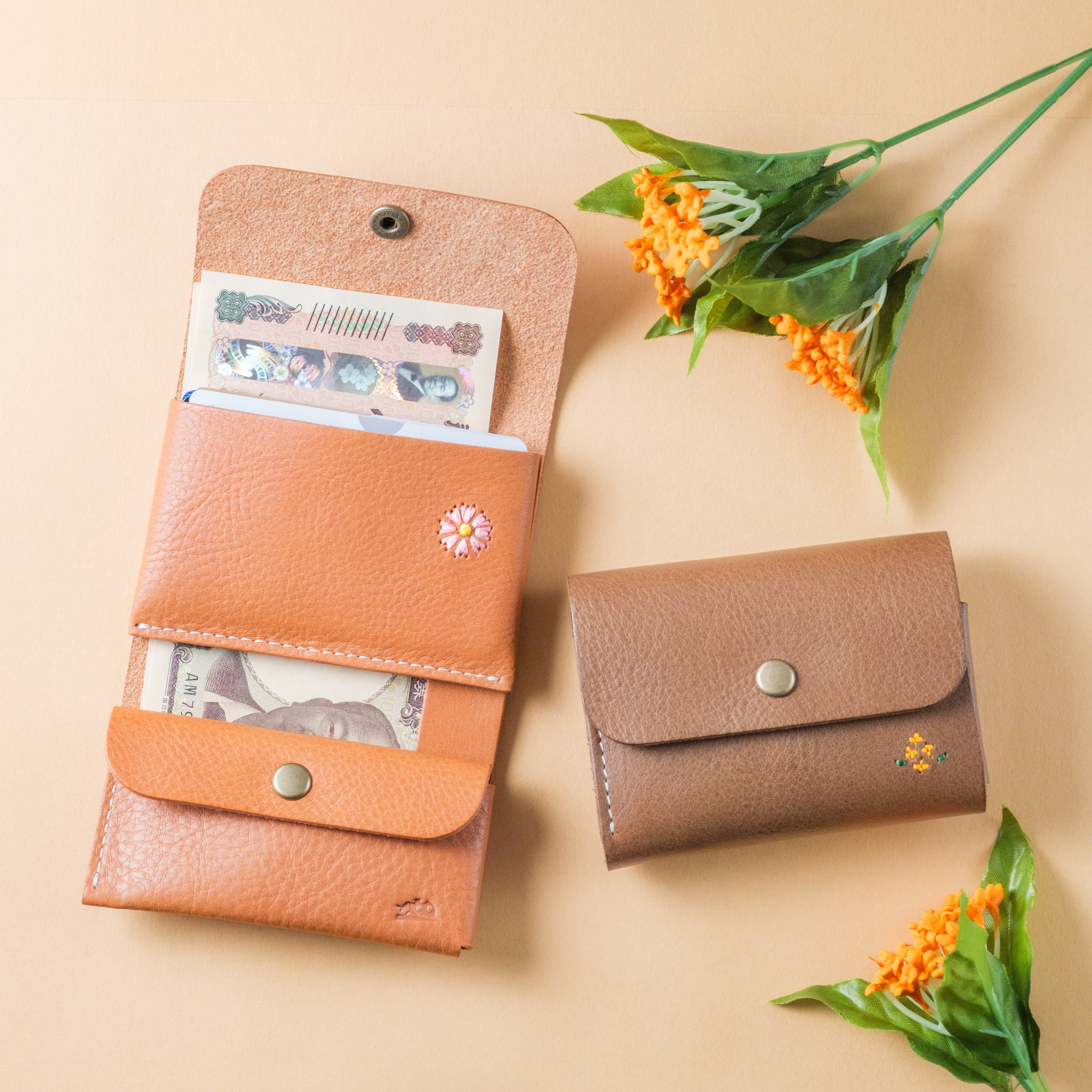 名入れ可|全4色|刺繍の有無が選べるお札を折らない可愛い三つ折りミニ財布