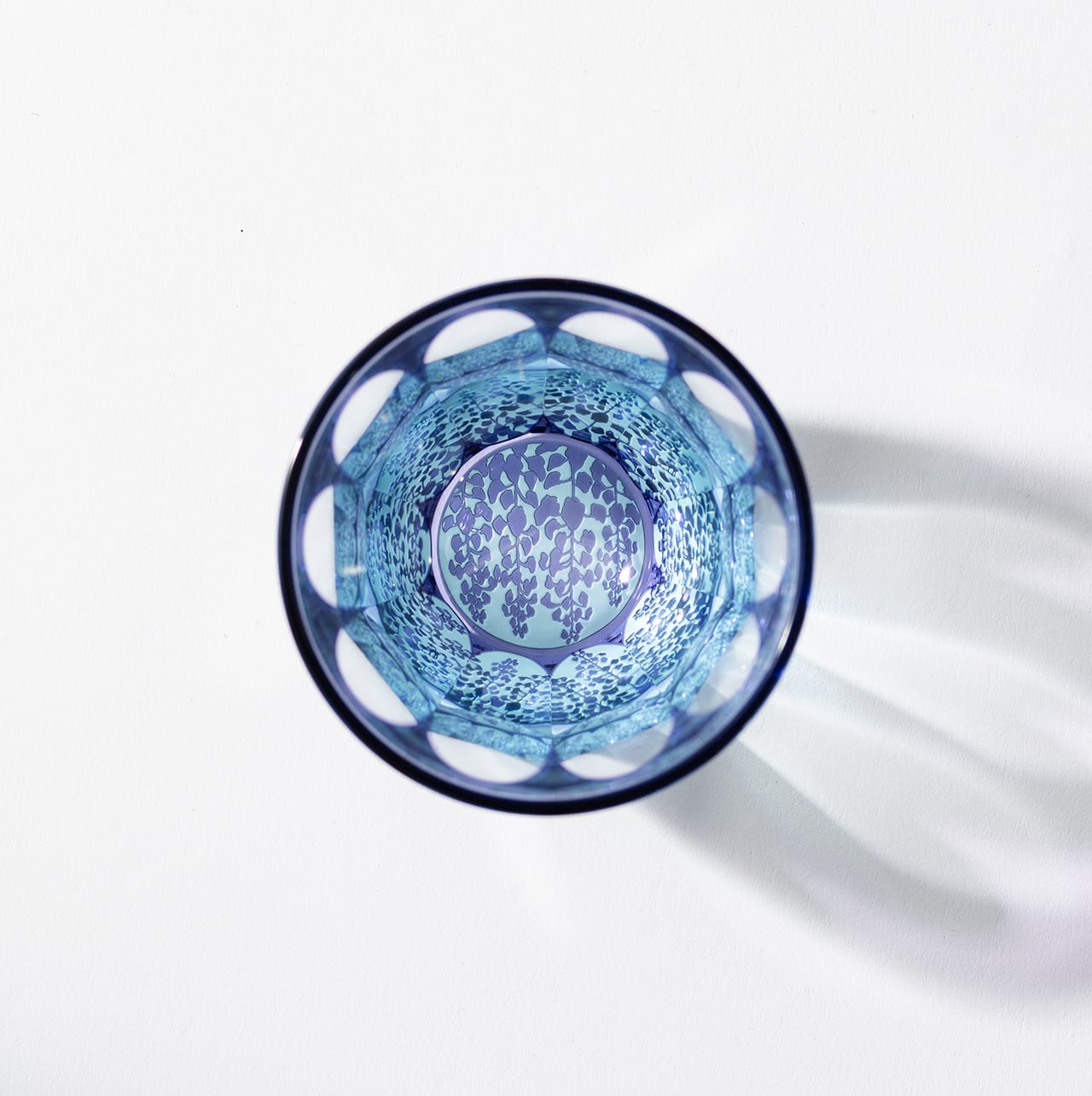 藤（金紫×ライトブルー）ぐい呑 | 椎名切子（GLASS-LAB) 江戸