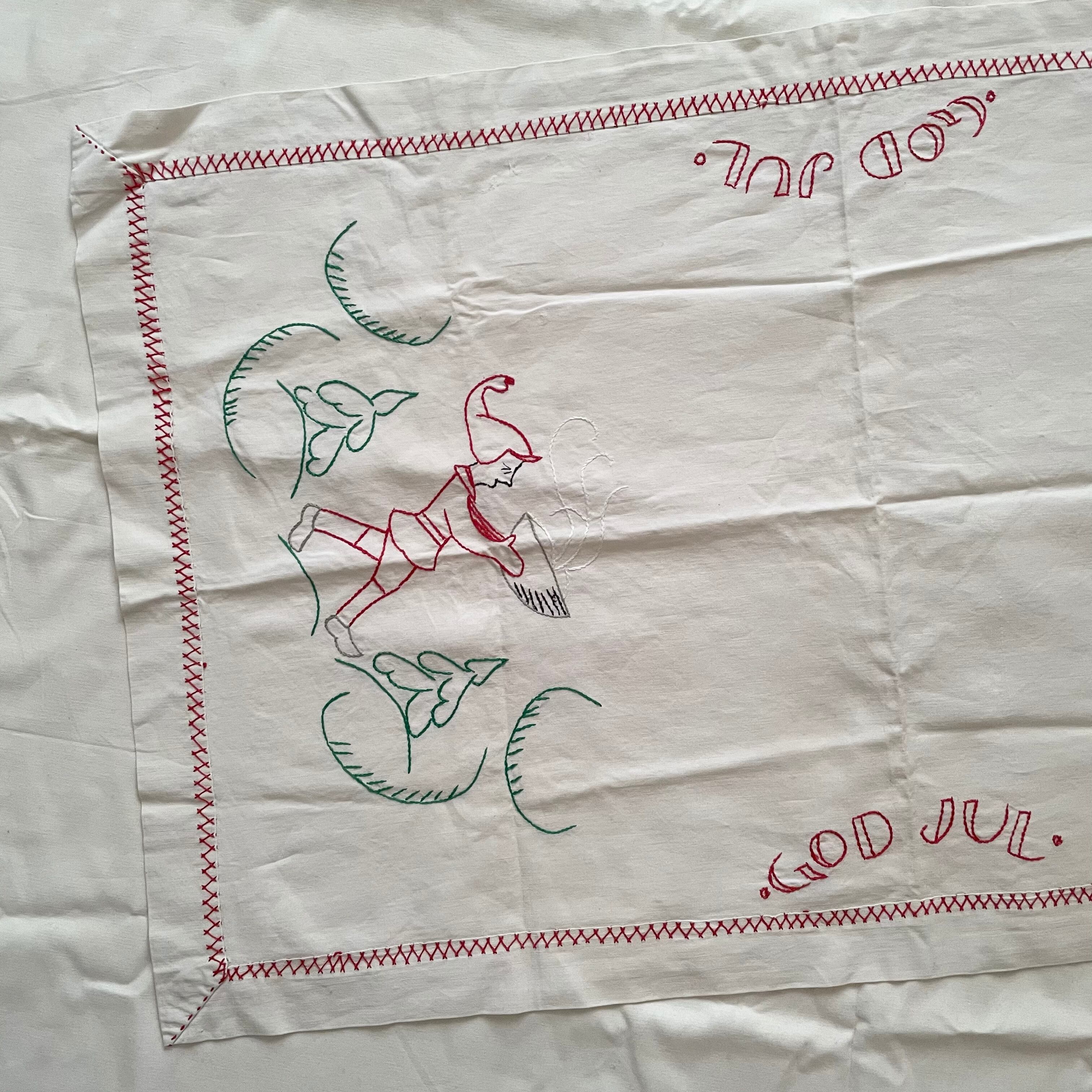 ゆるいトムテの刺繍布