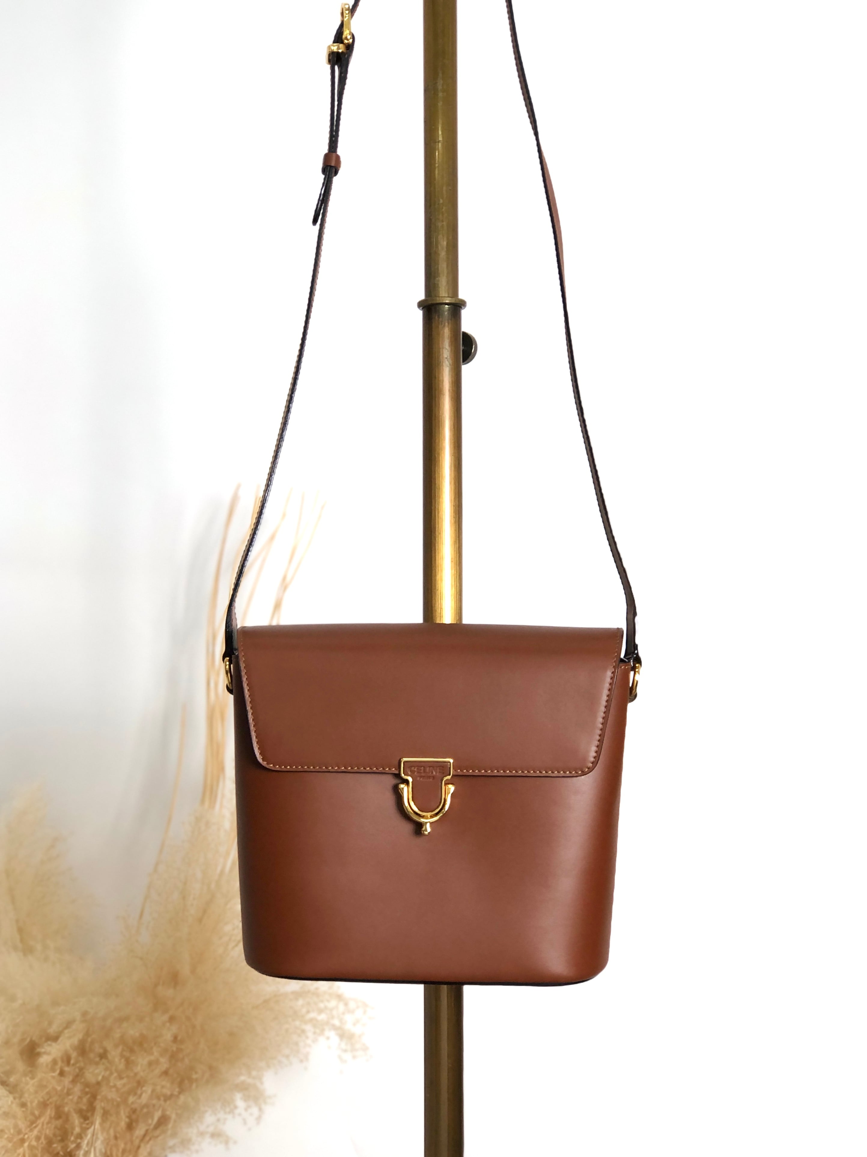 CELINE セリーヌ ショルダーバッグ ブラウン ロゴ フロントバックル