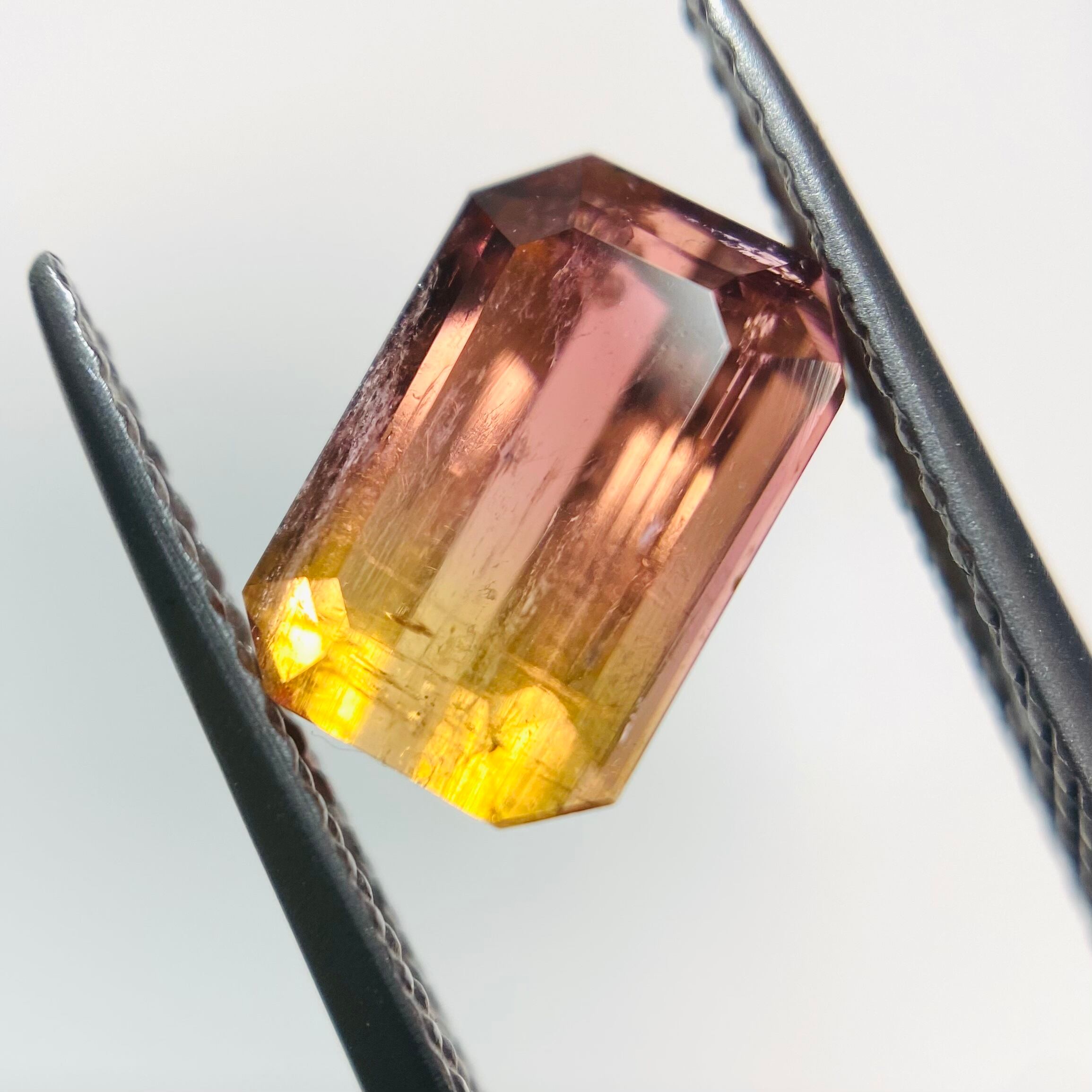 大人ポップなバイカラートルマリン