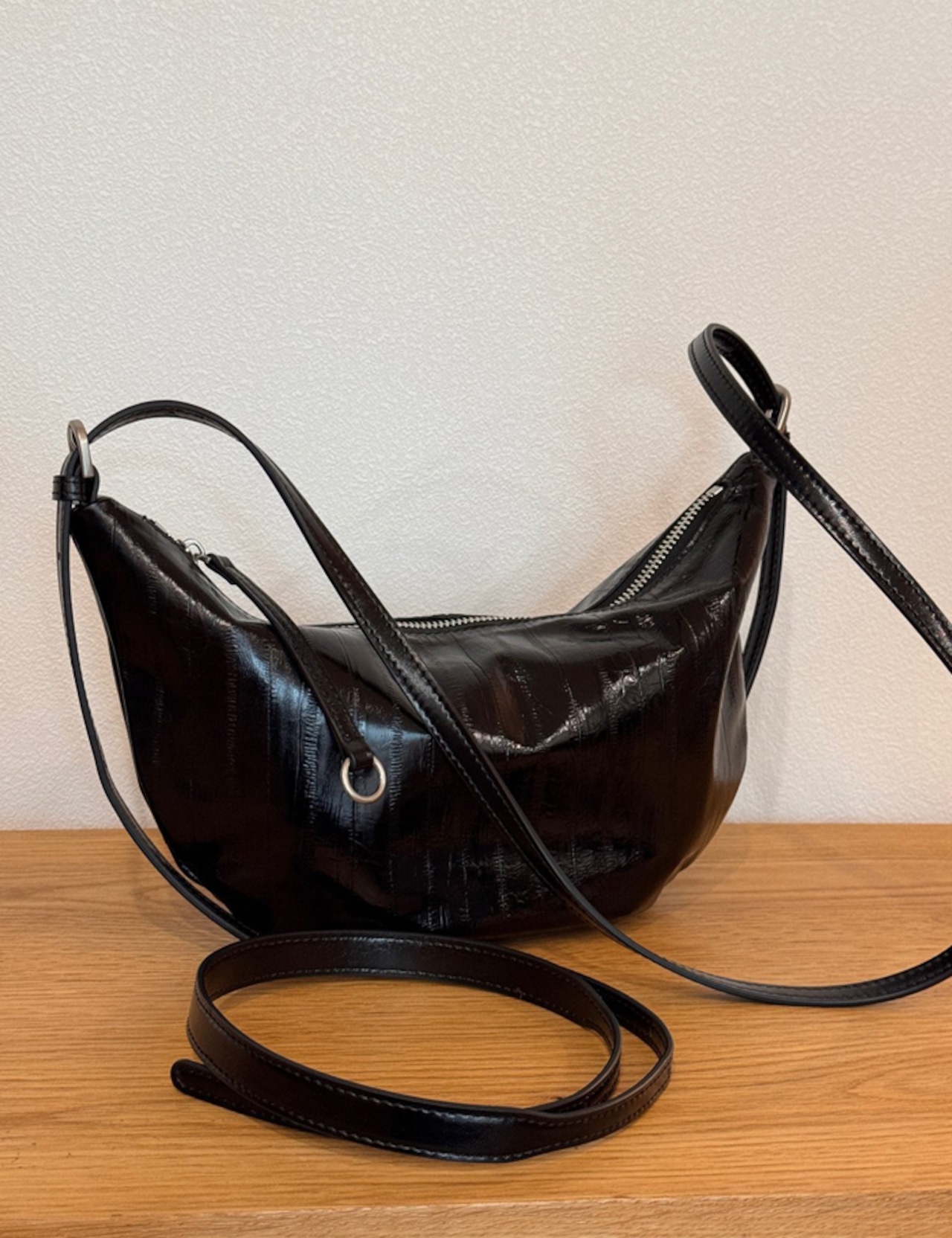 【新作5%OFF・3日間】牛革100%・Curve Bag_onecolor