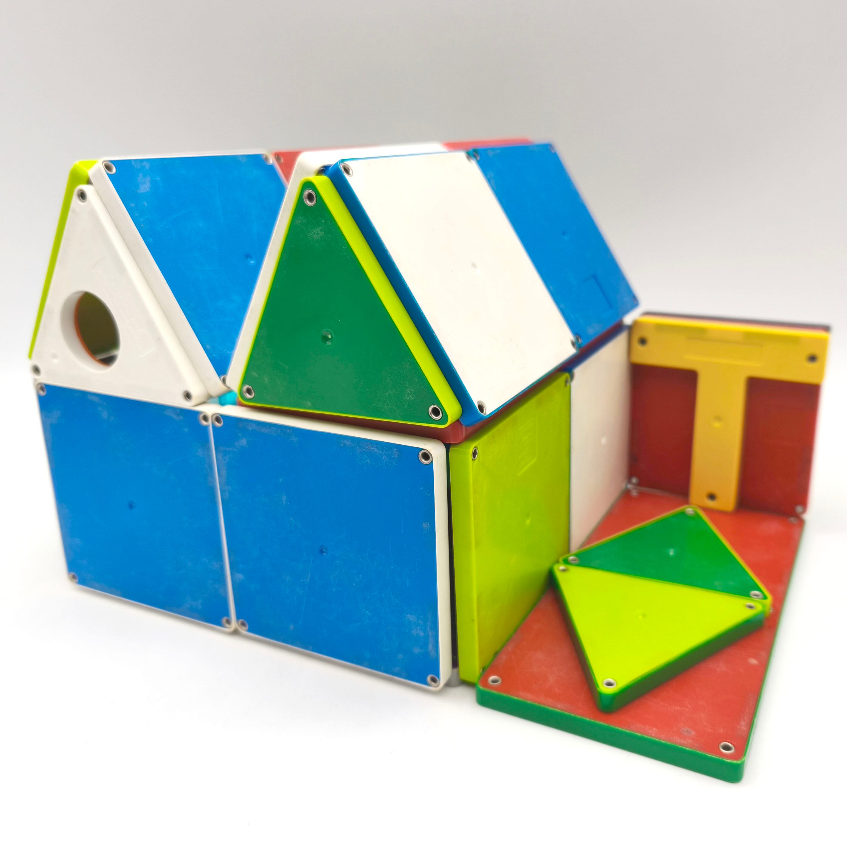 ピタゴラス・ひらめきのプレート・マグネットパズル・知育玩具