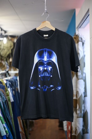 Black print tee “Darth Vader”