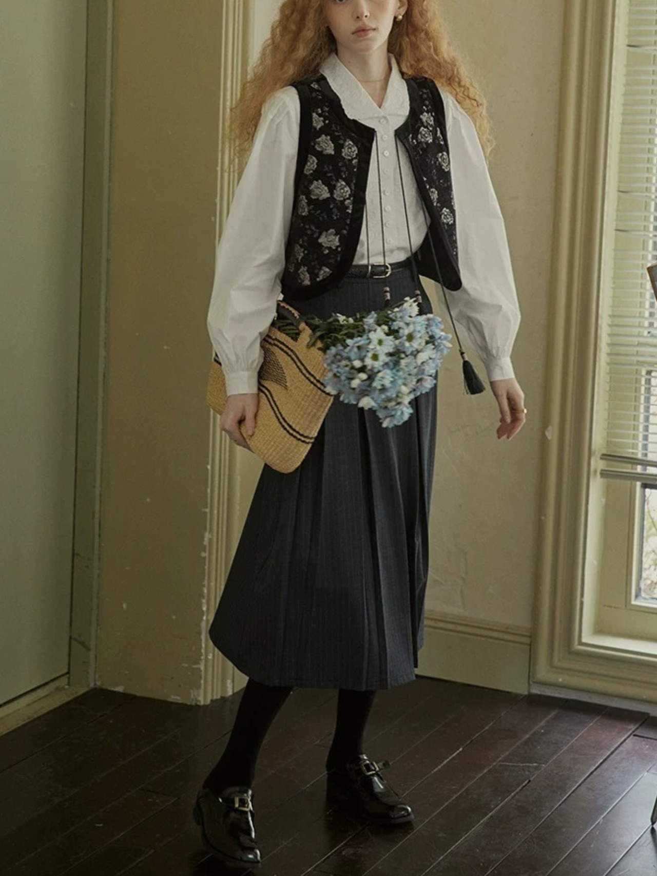 Noir Rose Tapestry Vest F0796