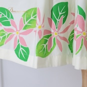 フラダンス 衣装 パウスカート ホワイト系 エムエムジェイ 日本製 ティアレ柄 モンステラ柄 ハワイアンプリント アロハ フラ ダンス レッスン 練習 シングル スカート フレア 華やか 鮮やか かわいい おしゃれ 明るい 軽やか グリーン系 ピンク系 白 黄緑 緑 ピンク パウスカート かわいい スカート フラダンス衣装 ダンスレッスン ハワイアンスカート 明るい色合い カジュアル レディース 女性用 おしゃれ衣装