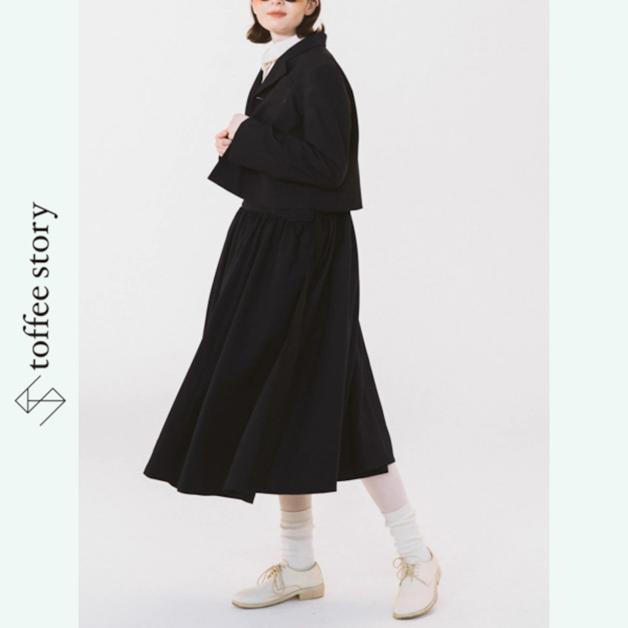 ネイビーの街角クロップドジャケット 《W0192》