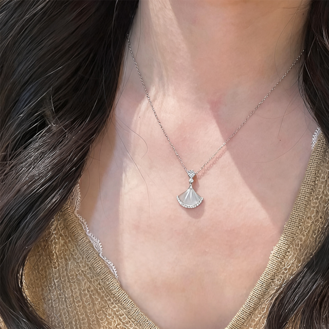 tomr雨に濡れる扇ネックレス