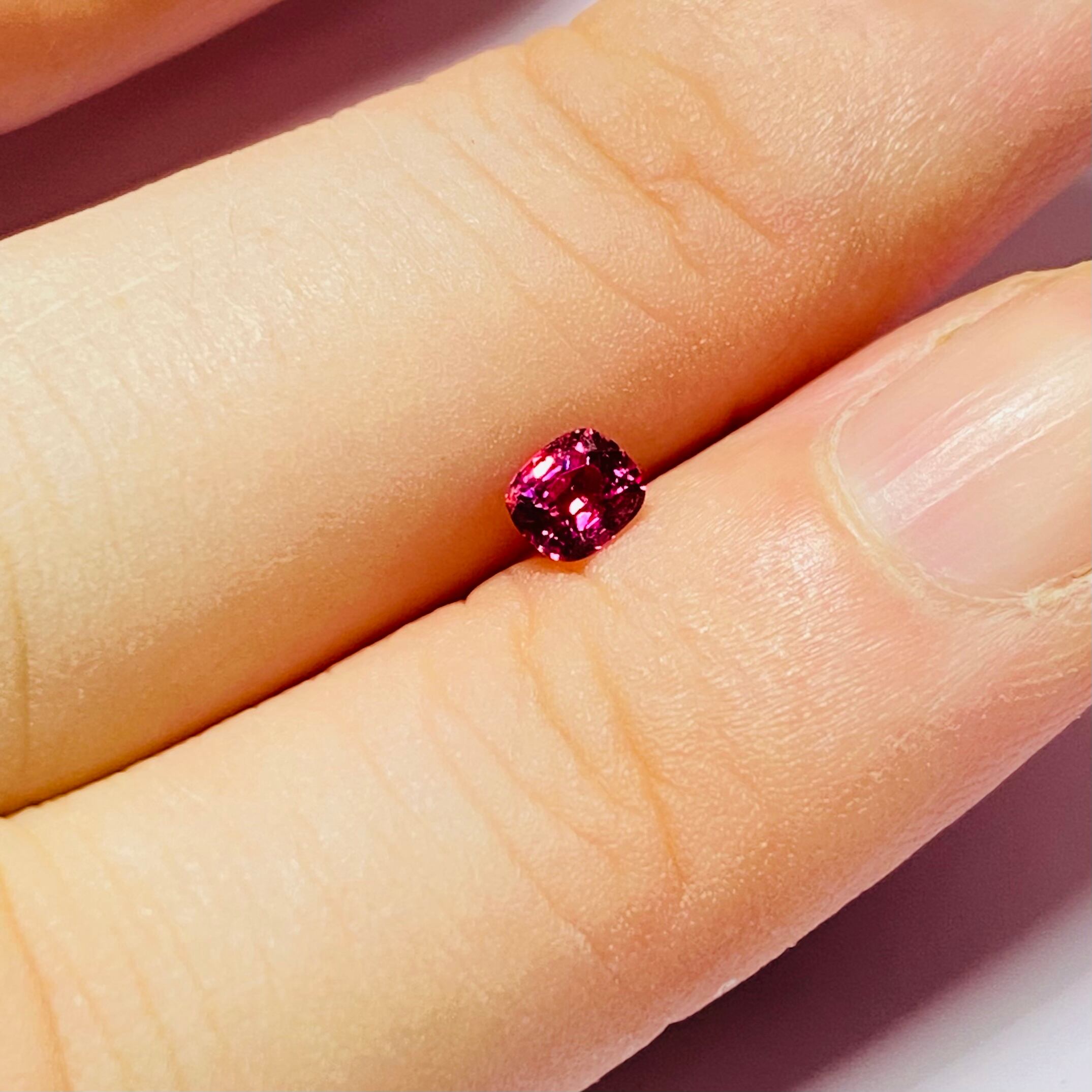 ミャンマーモゴック産希少レッドスピネル1