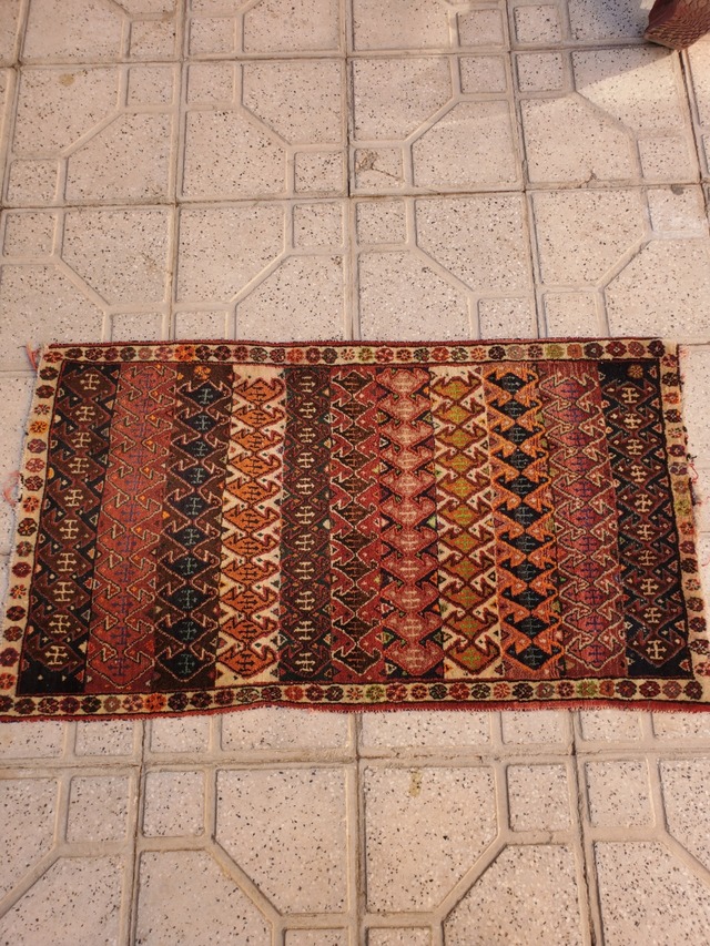 絨毯クエスト44【No.45】 ※現在、こちらの商品はイランに置いてあります。ご希望の方は先ずは在庫のご確認をお願いします。