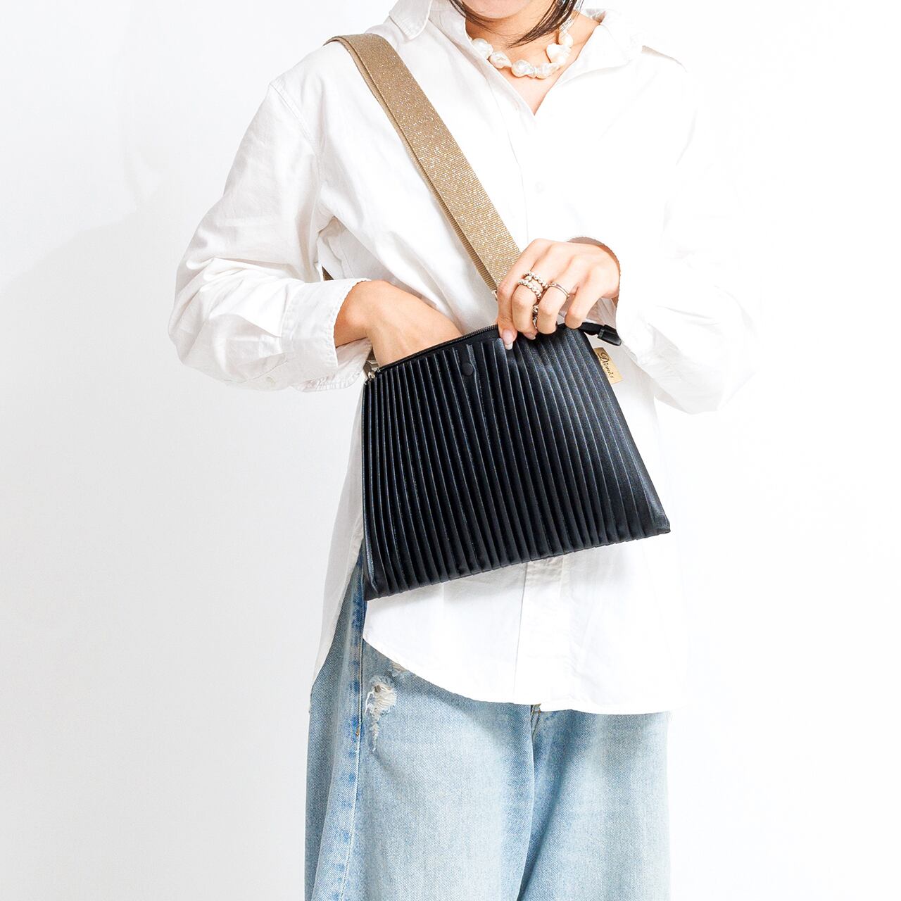 スタイリッシュプリーツシャインショルダーバッグ(DGO-908)#450ブラック