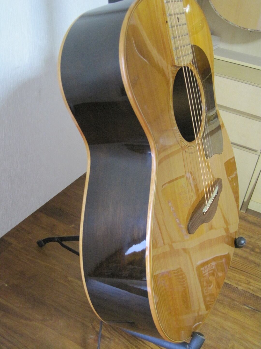 アコースティックギター（国産杉・国産胡桃） | 木の奏（きのかなで）