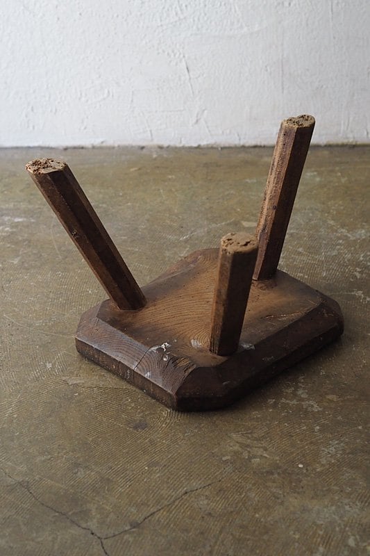 こなれた搾乳椅子-antique milking stool | アンティーク.ヴィンテージ