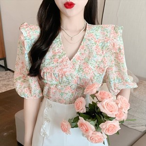 【送料無料】 花柄ブラウス バルーン袖 ランタンスリーブ フリル 制服風 大きめ襟 レトロデザイン エレガント系 きれいめ フェミニン 大人可愛い カジュアル 夏 薄手生地 20代 30代 レディースファッション 可愛い お出かけ 女子会 デイリーユース お茶会 お呼ばれ