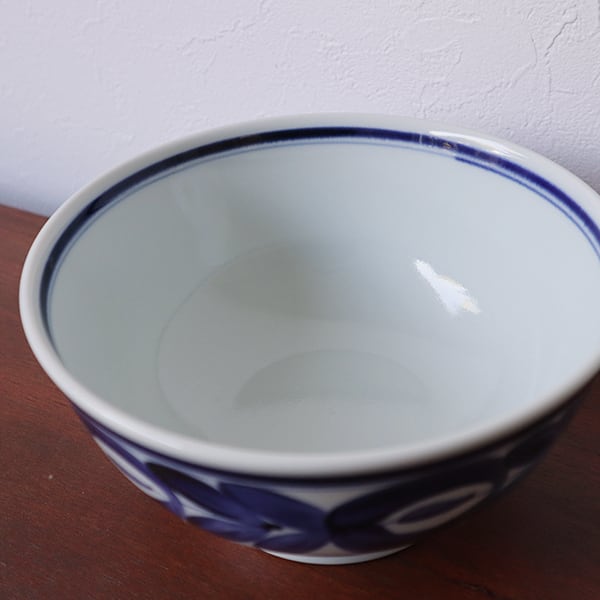 波佐見焼 170丼 廻り花 10-037 | MARUFUKU utsuwanohana
