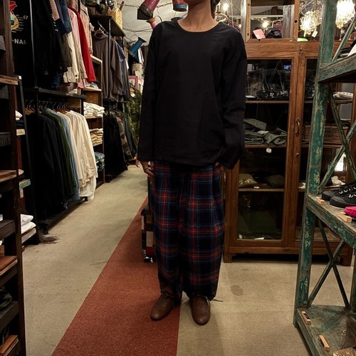French type Linen cotton Crew neck shirt L/S Black dyeing　フランスタイプ　リネンコットンクルーネックシャツ　ブラック染　ロングスリーブ　ファッション　ユニセックス　軍物　フランス軍　ミリタリー　長袖　インナー　ブラウス