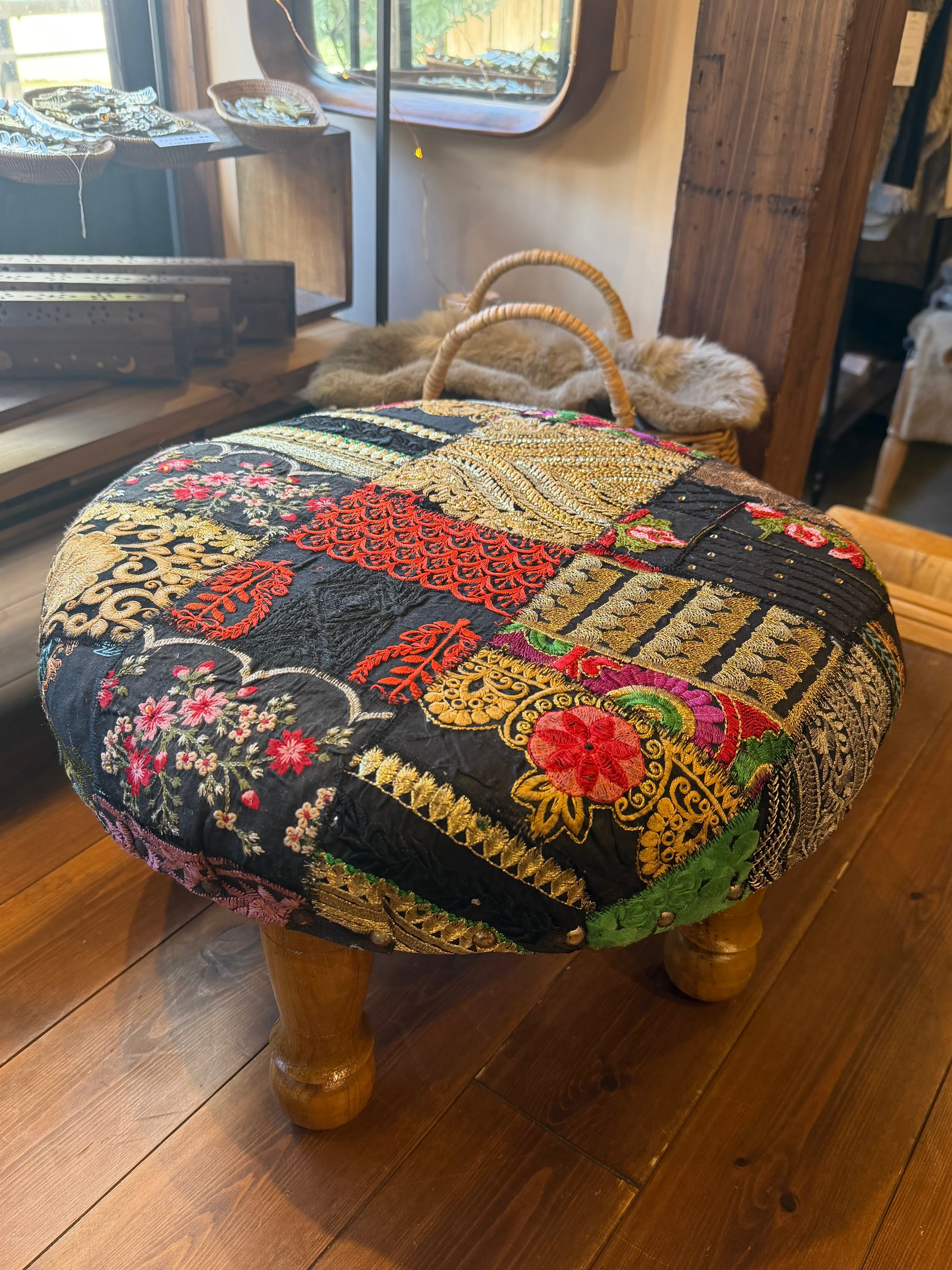 インドのパッチワークスツール BK2 (発送12/22以降)