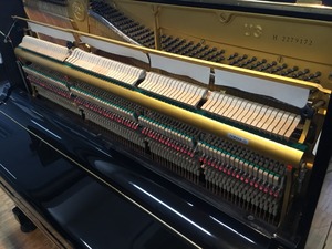 中古ピアノ ヤマハU3H（1976年製造）店頭展示中