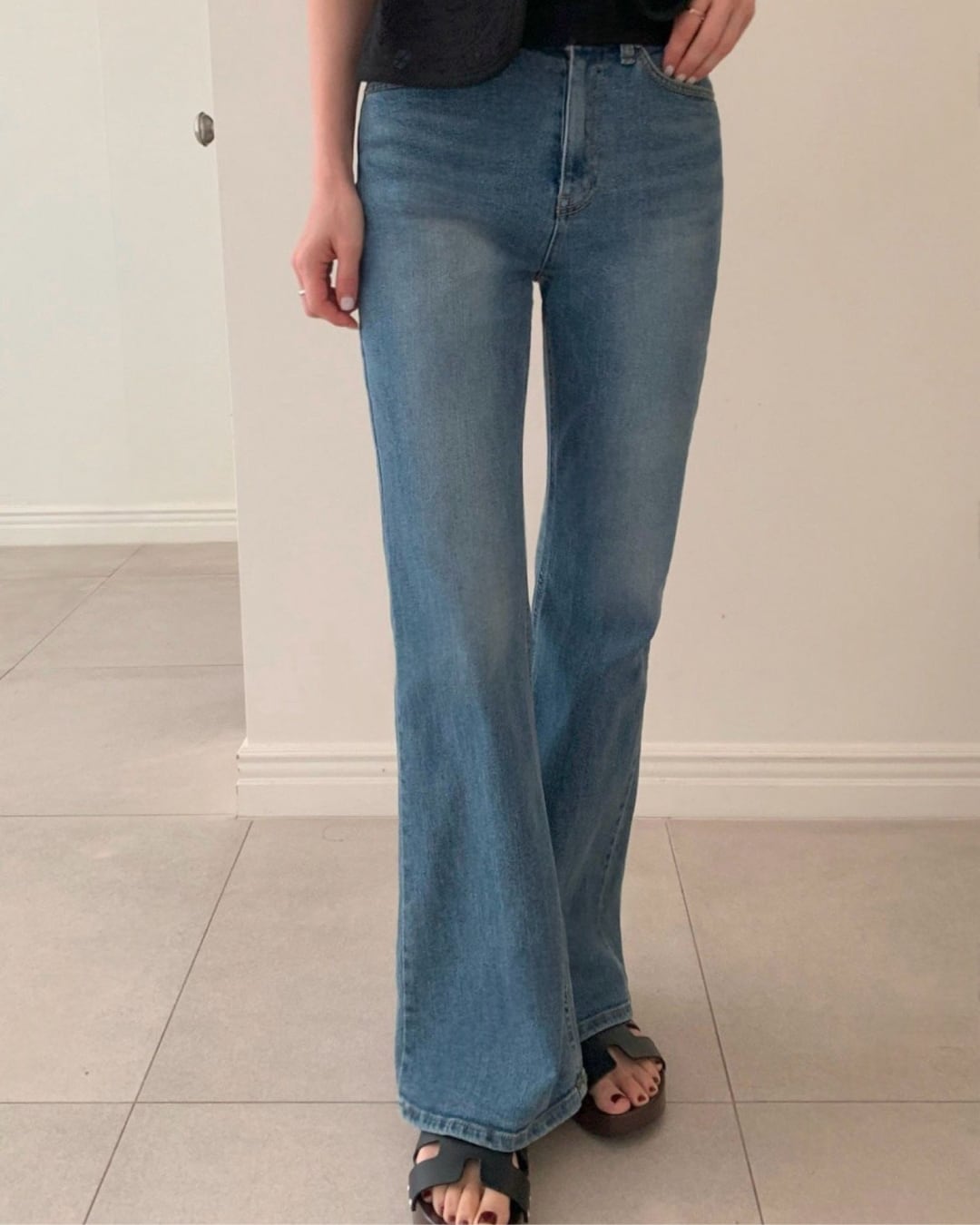 セミフレアシルエット デニムパンツ