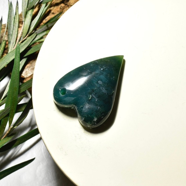 モスクリソコラカルセドニー(ジェムシリカ)穴あき ルース ハートシェイプ インドネシア産 MCH01