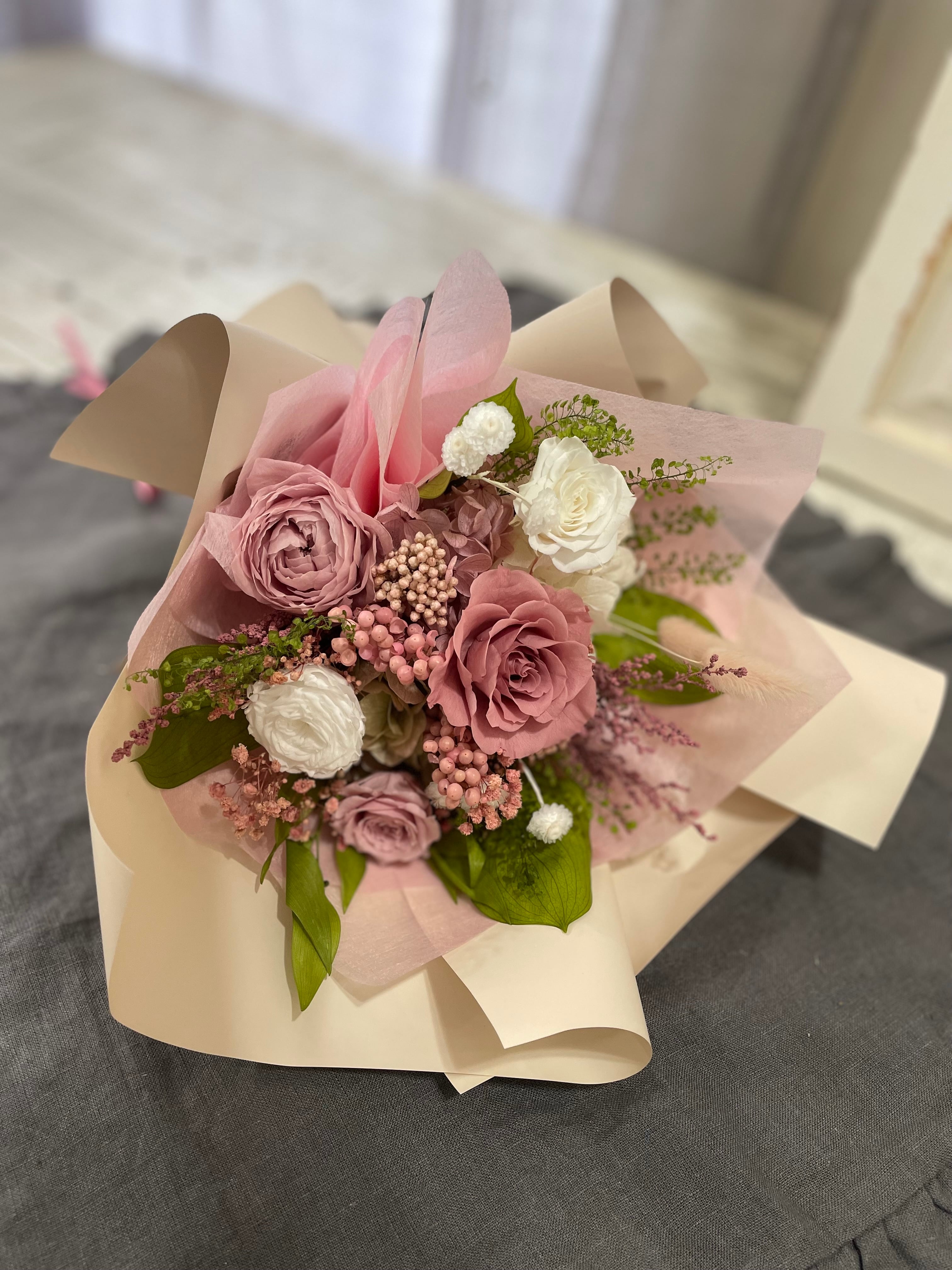 韓国風　アーティフィシャルフラワーブーケ　花束　ブライダルブーケ　造花 花束 プリザーブドフラワー花束 ブーケ 韓国風 枯れない花束