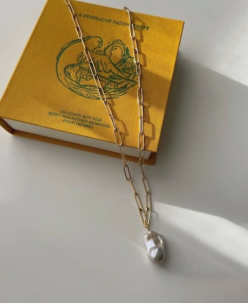 大ぶりバロックパールのネックレス