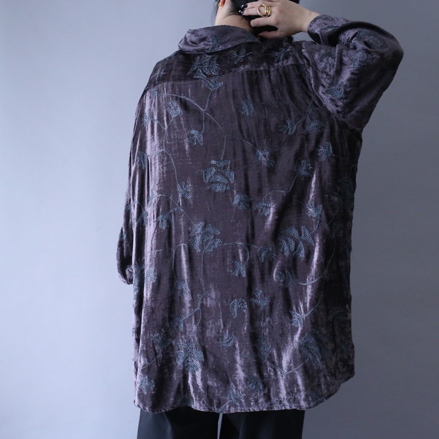 "刺繍" flower motif pattern over silhouette velours shirt