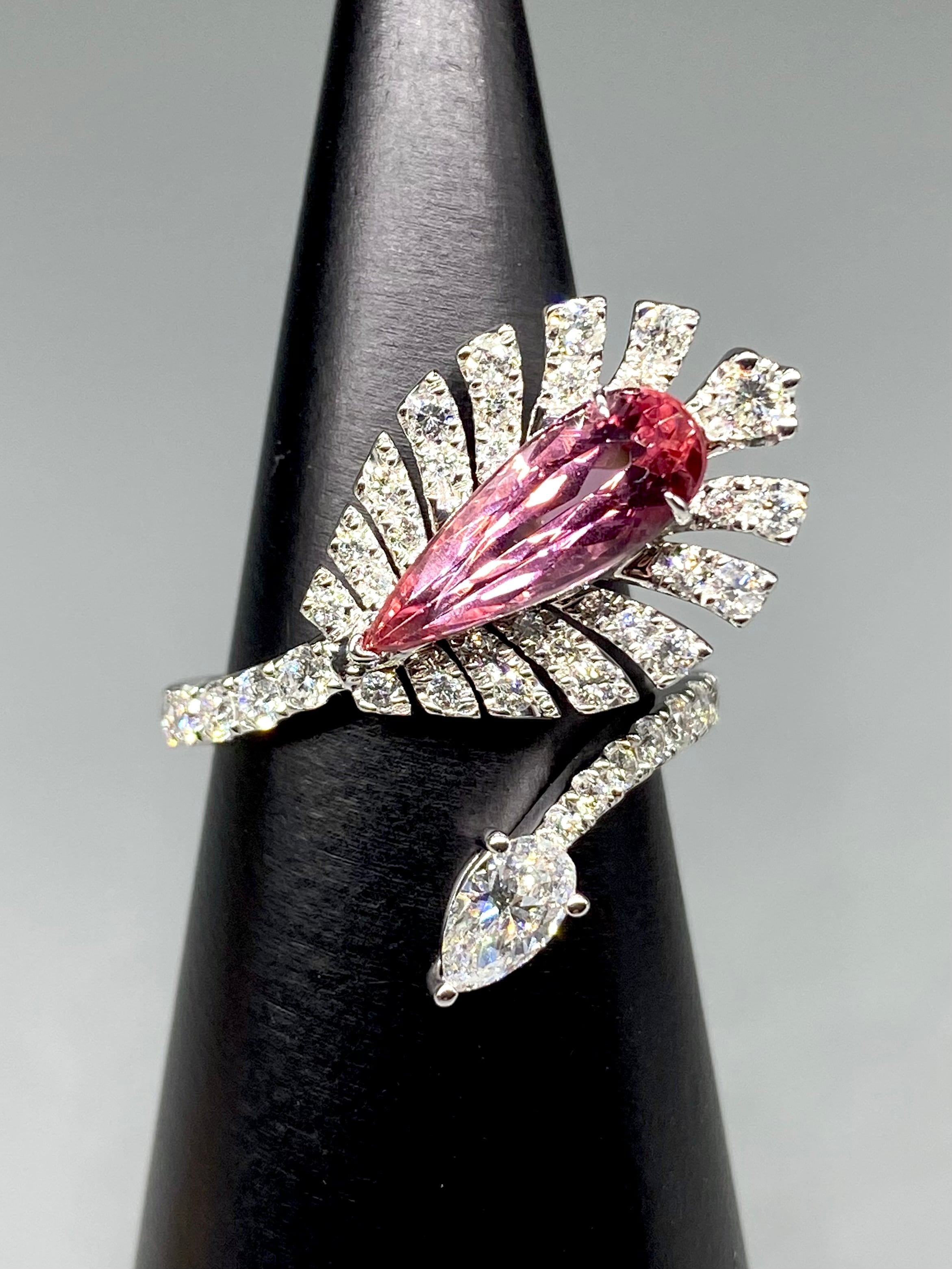 豪華なピンクフェザー》インペリアルトパーズ 1.73ct 豪華なピンクフェザー》インペリアルトパーズ 1.73ct