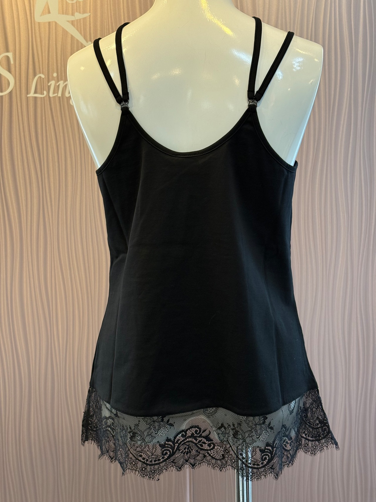 オスカリート　シャンティ　コットントップス  ブラック ２、３サイズ