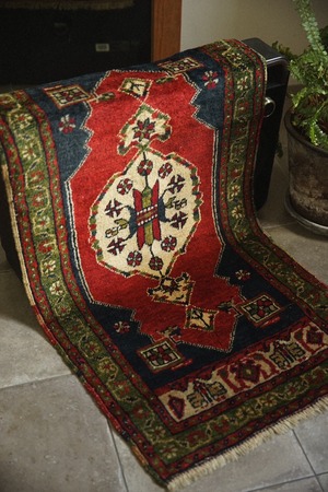 1101-Vintage Turkish rug