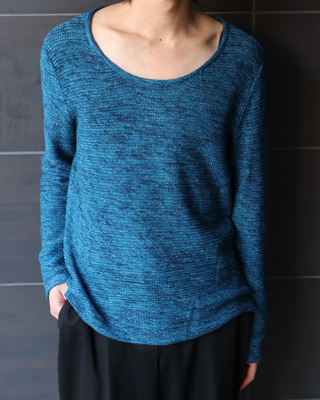 Round neck glitter knit