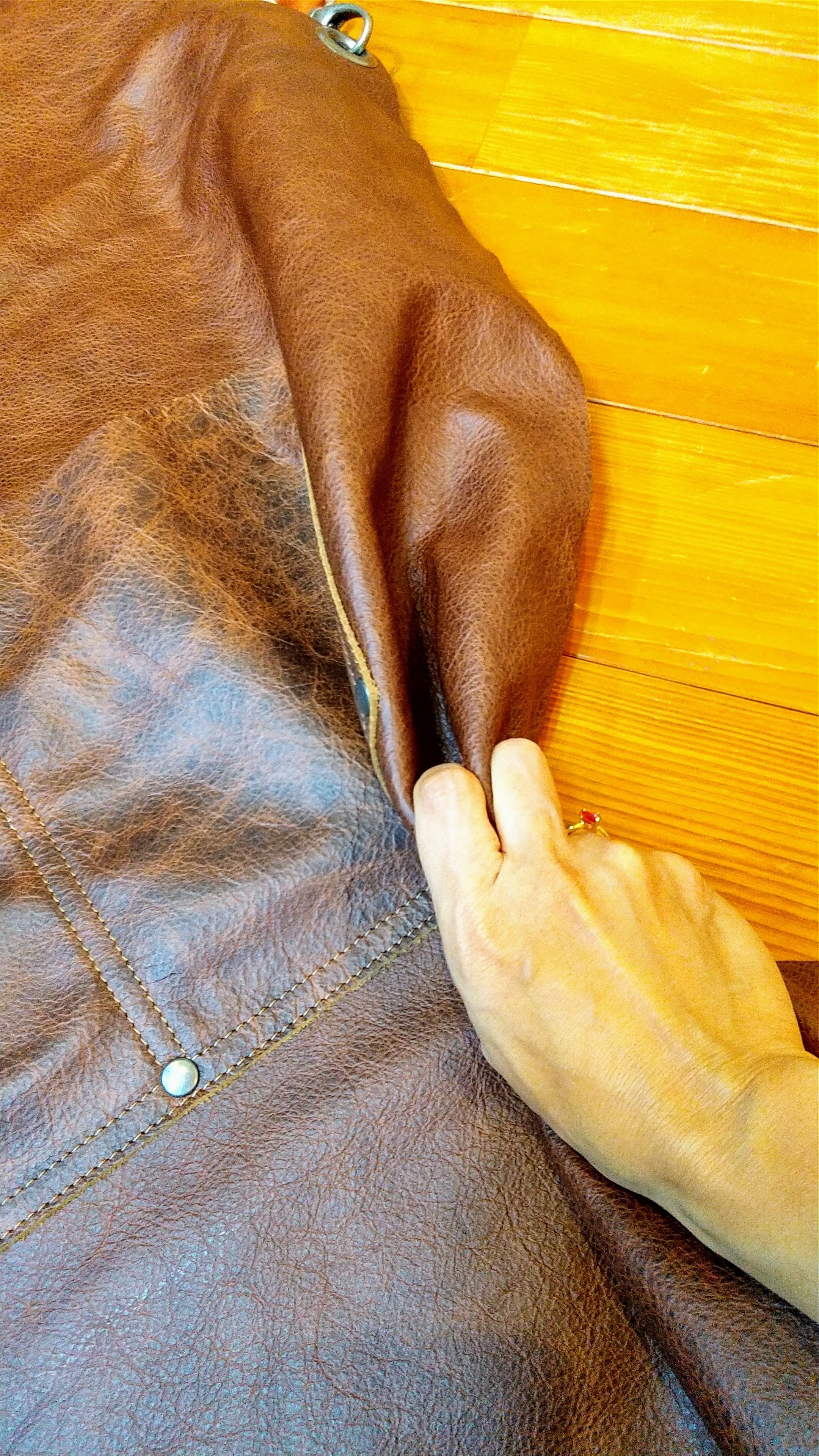 ザ・プレミアム・Xクロス レザーエプロン ブラウン | Brickwalls and