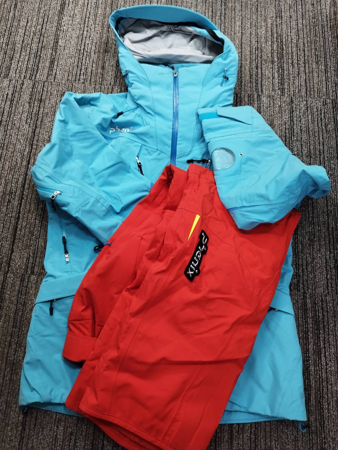 フェニックスのスキーウェア psm232p41_1.jpg